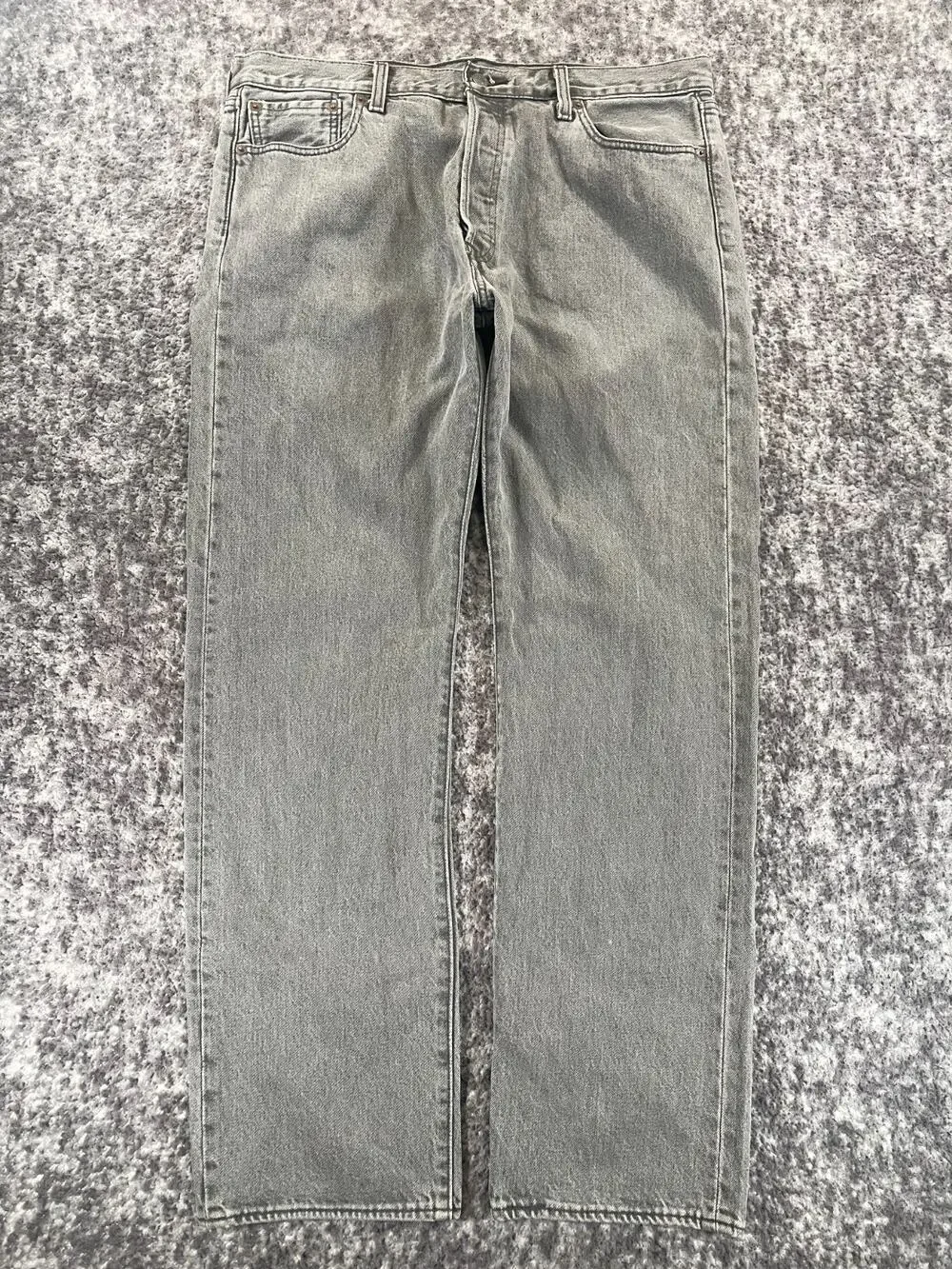 Levis 501 Original Fit Mens 36x31 Grey Straight Leg Button Fly Jeans 00501-2370